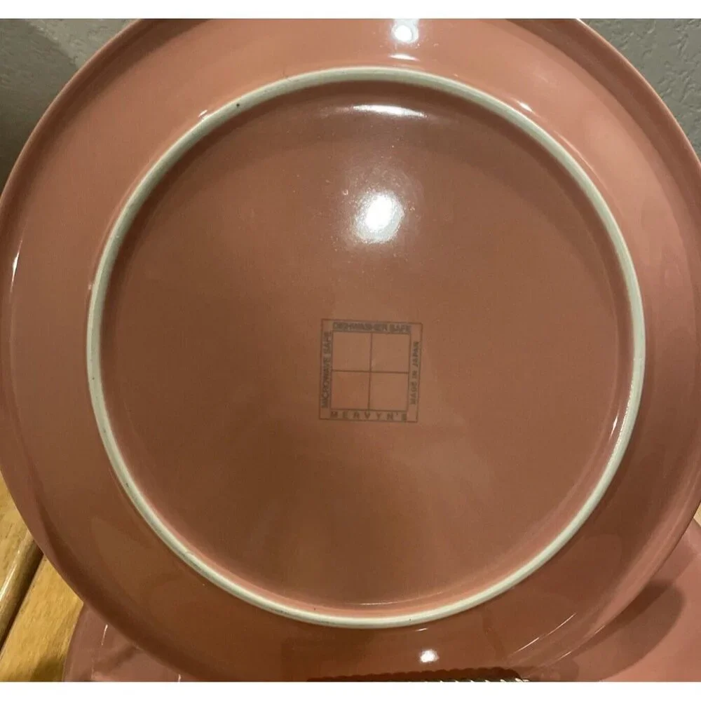 Mervyn’s Japan  Dinner Plates Salmon Pink Stoneware 10‎ Inch Vintage Set Of 2